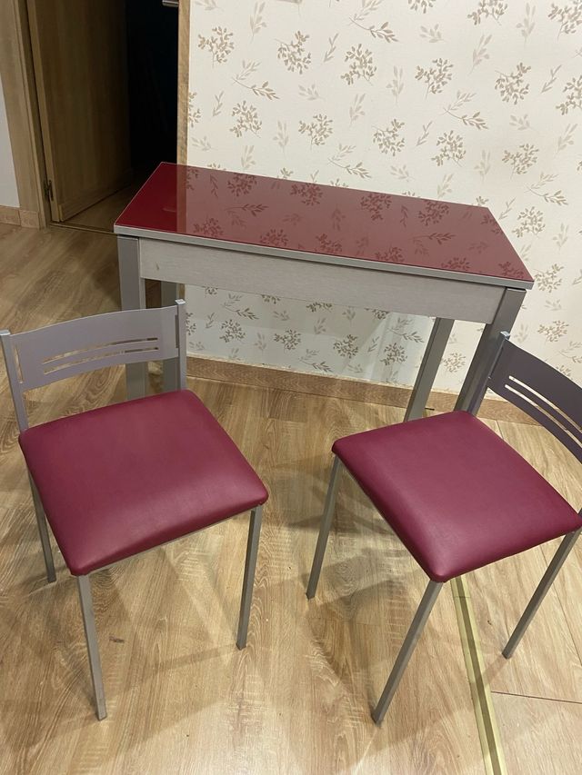 Mesa plegable con 2 sillas - Gris y Rojo