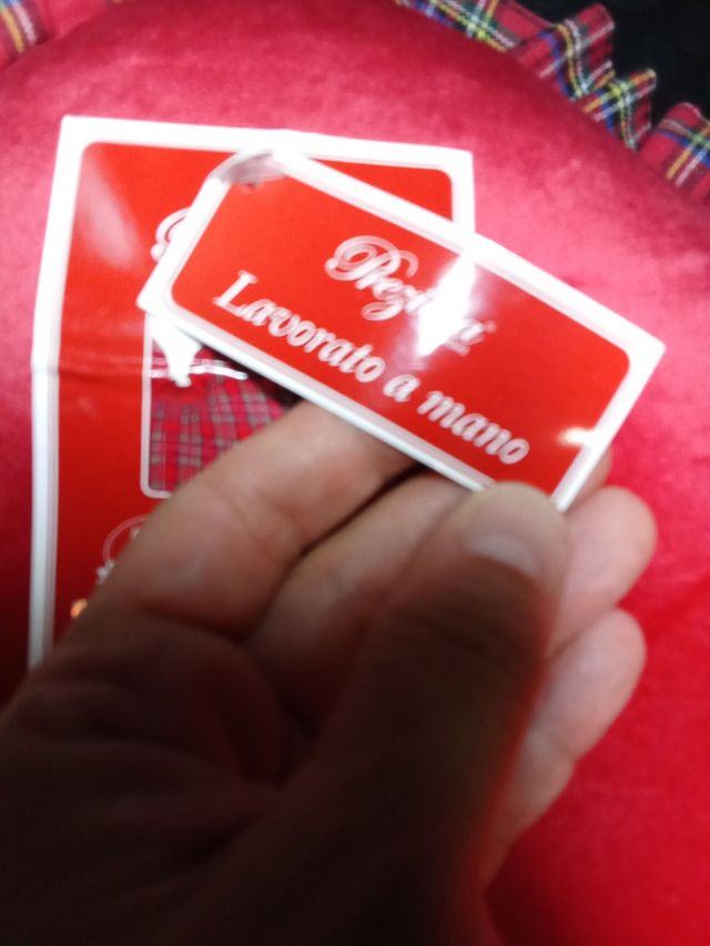 Cuscino cuore velluto rosso lavorato a mano