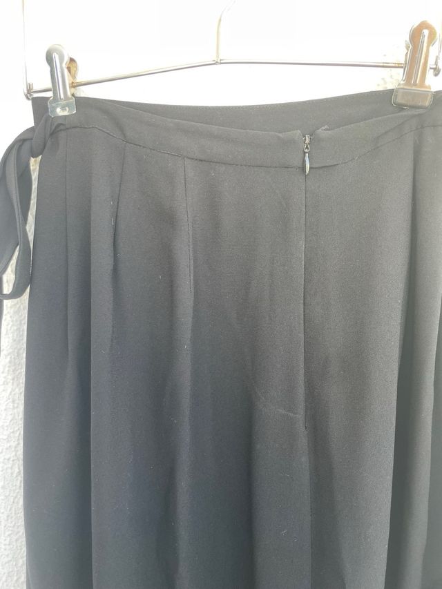 saia preta assimetrica