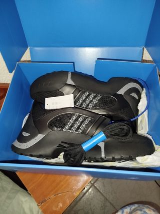 Adidas Koura DYZ Zapatillas