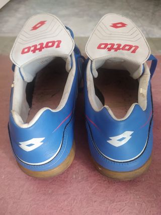 Botas fútbol sala Lotto azules