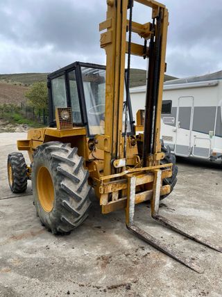 Carretilla elevadora JCB 4x4