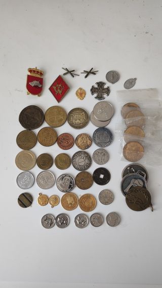 Medallas, monedas y cosas antiguas