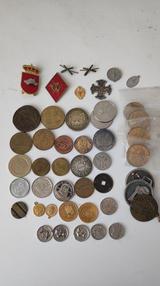 Medallas, monedas y cosas antiguas
