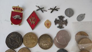 Medallas, monedas y cosas antiguas