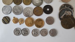 Medallas, monedas y cosas antiguas