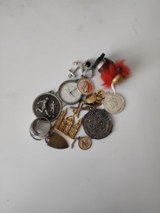 Medallas, monedas y cosas antiguas