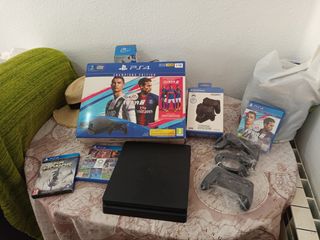 PS4 Champions Edition + mandos, juegos, etc.