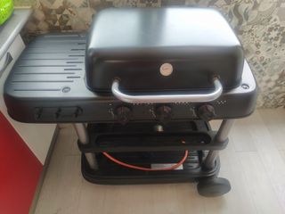 Barbacoa gas 3 fuegos - Como nueva. Tel. 696348179