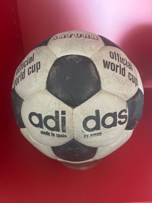 Balón Adidas Saturn Mundial 70