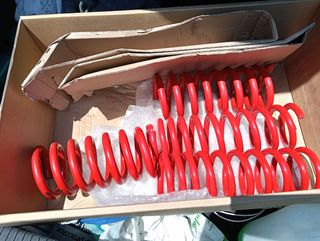 Muelles suspensión rojos