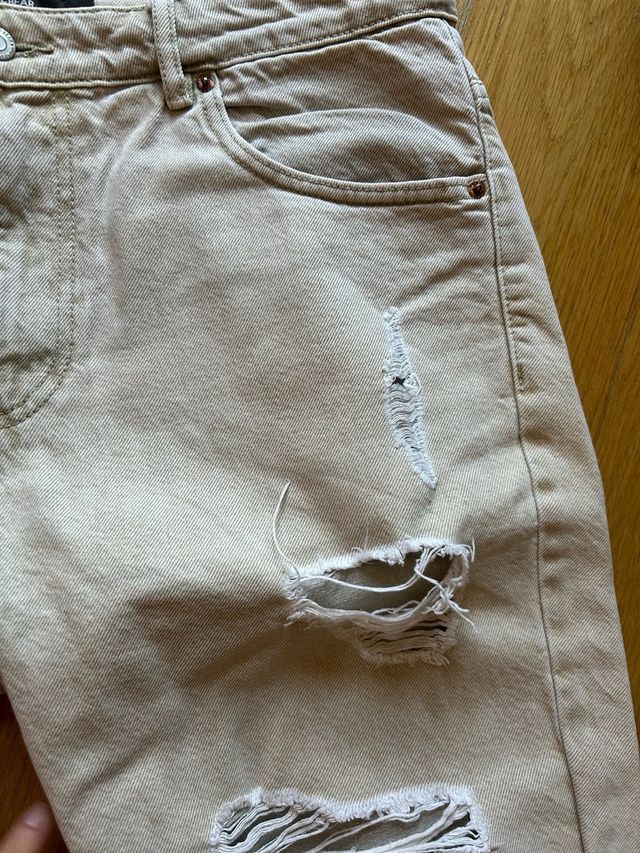 Shorts Pull&Bear beige rotos