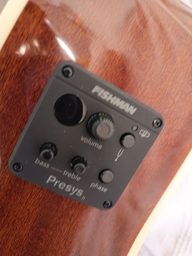 Guitarra electroacústica Cort MR600F - NUEVA