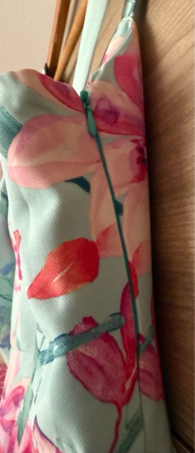 Vestido midi floral azul y rosa