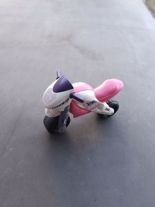 Moto correpasillos rosa Feber