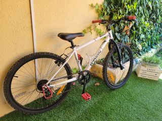 Bicicleta B'Twin 24" blanca