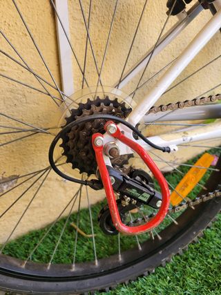 Bicicleta B'Twin 24" blanca