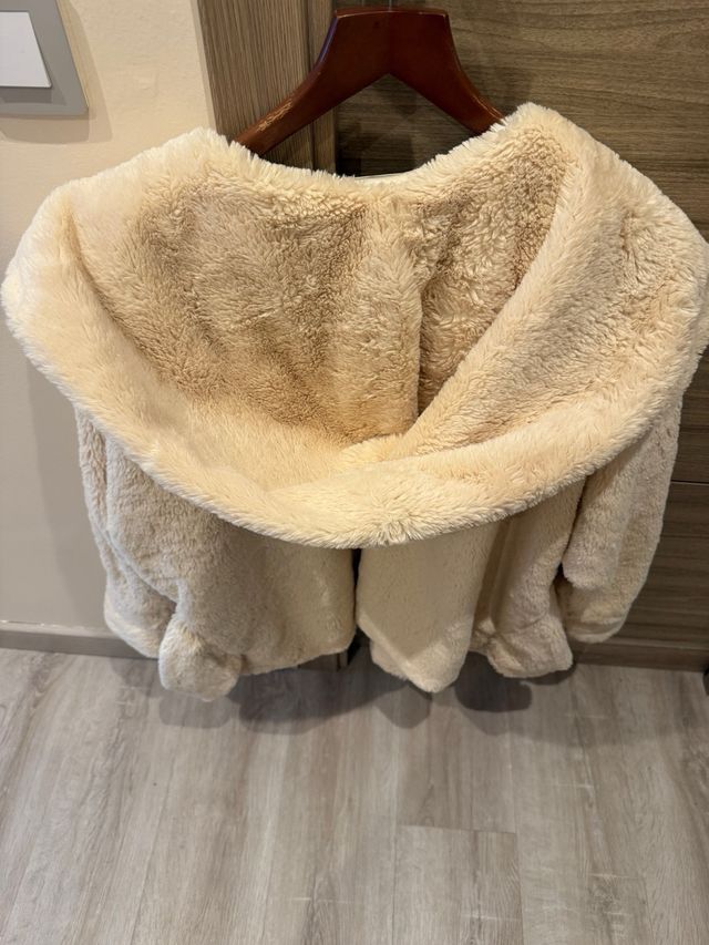 Abrigo pelo Just Addict beige talla m con cinturon