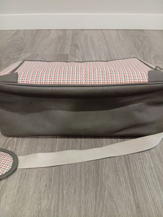 Bolso bebé gris - bandolera tuc tuc