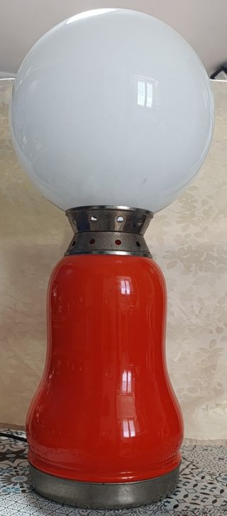 Lampada vintage arancione e bianca