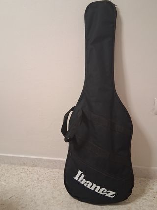 Guitarra eléctrica Ibanez color negro