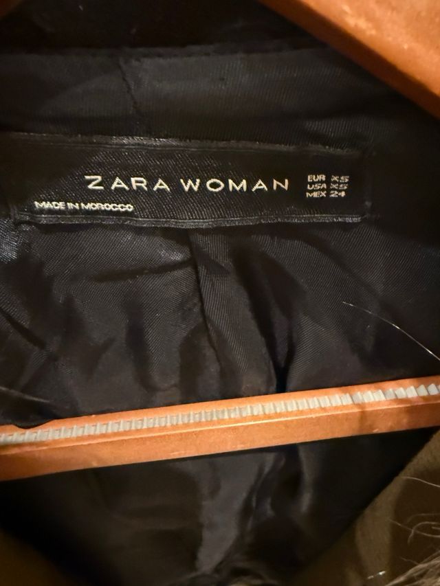 Abrigo paño verde militar con capucha