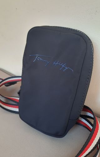 Bandolera Tommy Hilfiger negro