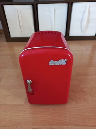 Mini nevera Coca-Cola roja vintage 