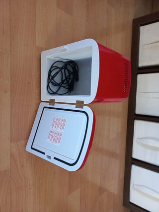 Mini nevera Coca-Cola roja vintage 