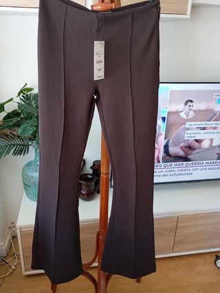 Pantalones flare Zara marrón