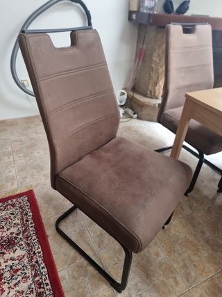 1 silla
comedor - Marrón