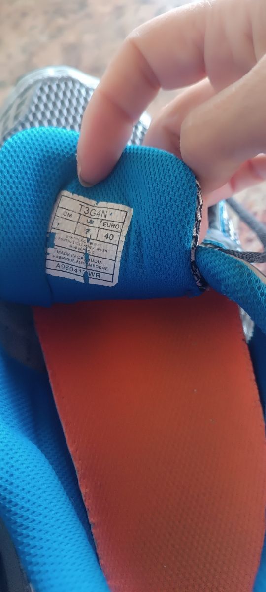 Zapatillas Asics niño talla 39