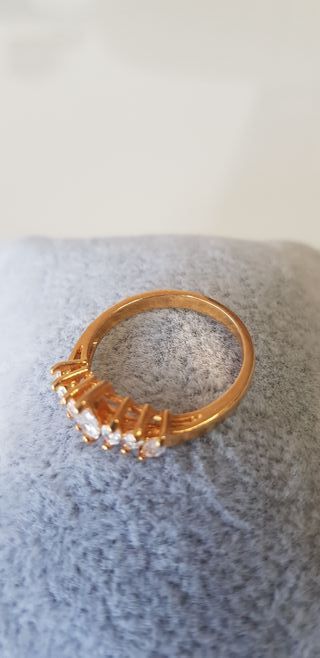 Anillo bañado en Oro con Circonas blancas