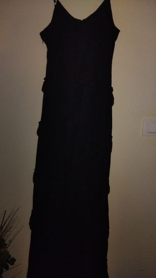Vestido negro vuelo largo