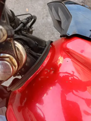 Yamaha YS125 - Moto roja