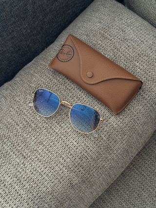 Gafas Ray-Ban hexagonales color azul claro 