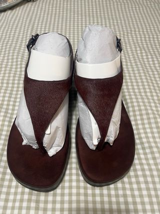 Sandalias planas Zara marrón