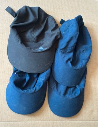 4 Gorras - Negro y Azul