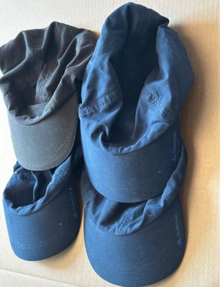 4 Gorras - Negro y Azul