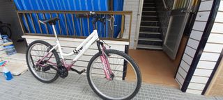 Bicicleta montaña RGT - blanca