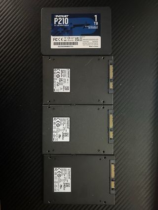 Pack SSDs: 3 Kingston + 1 Patriot