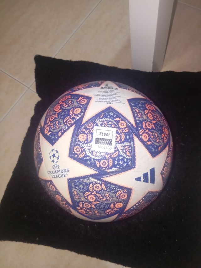 Balón UEFA Champions League Estambul 23