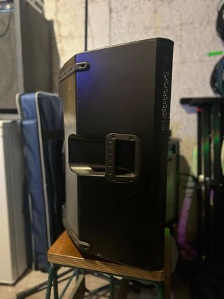 Altavoz QSC K12 (1000w)