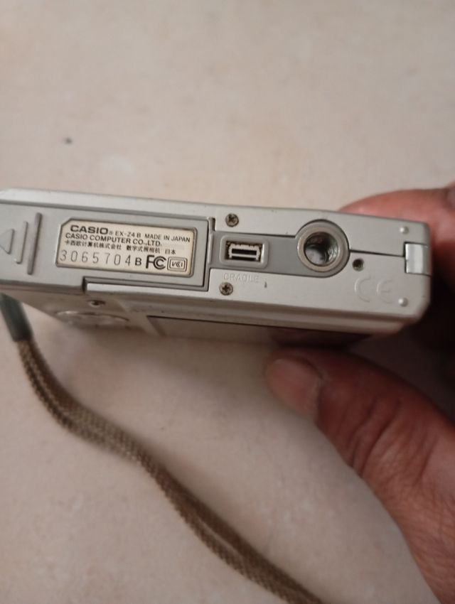 Cámaras Casio y Sony - 2 cámaras digitales