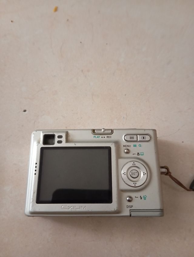 Cámaras Casio y Sony - 2 cámaras digitales