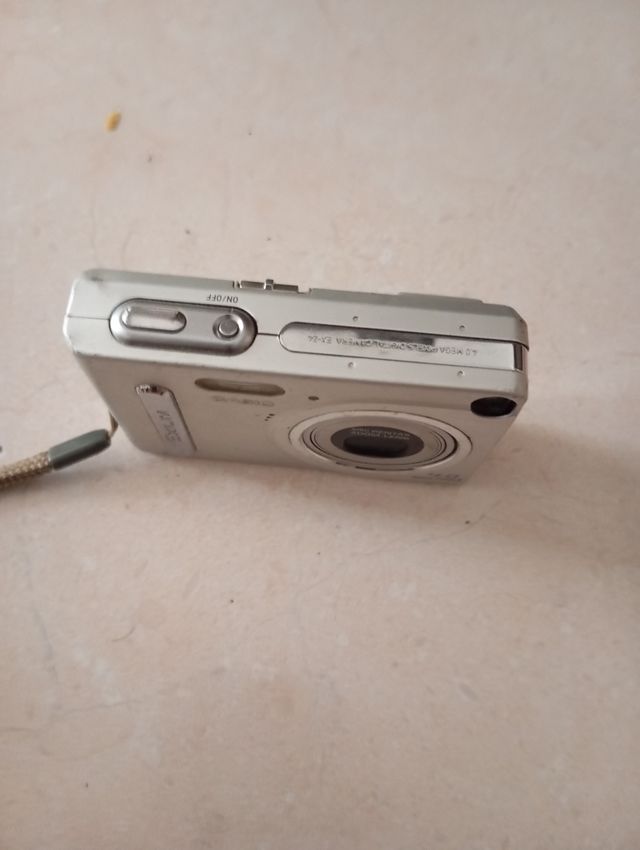 Cámaras Casio y Sony - 2 cámaras digitales