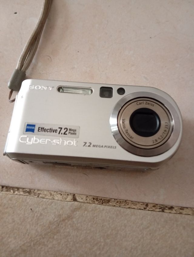 Cámaras Casio y Sony - 2 cámaras digitales