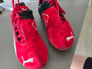 ZAPATILLAS PUMA DE ANTE ROJAS Y NEGRAS TALLA 42