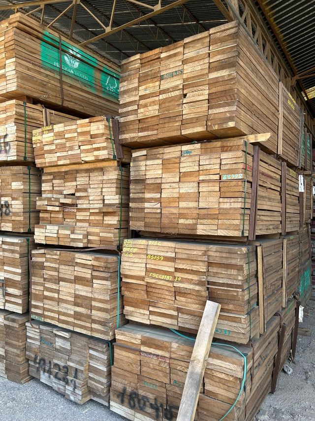 Madera Iroko: Tablillas de madera maciza en bruto 