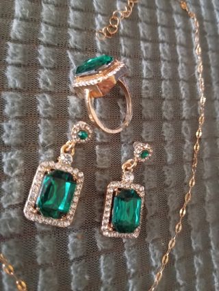 Conjunto Verde Esmeralda.